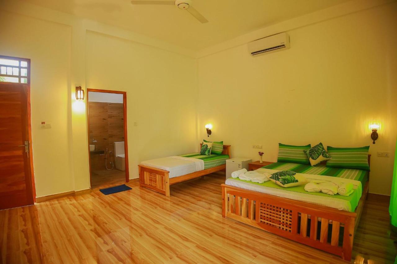 Yala Safari River View Hotel 蒂瑟默哈拉默 外观 照片