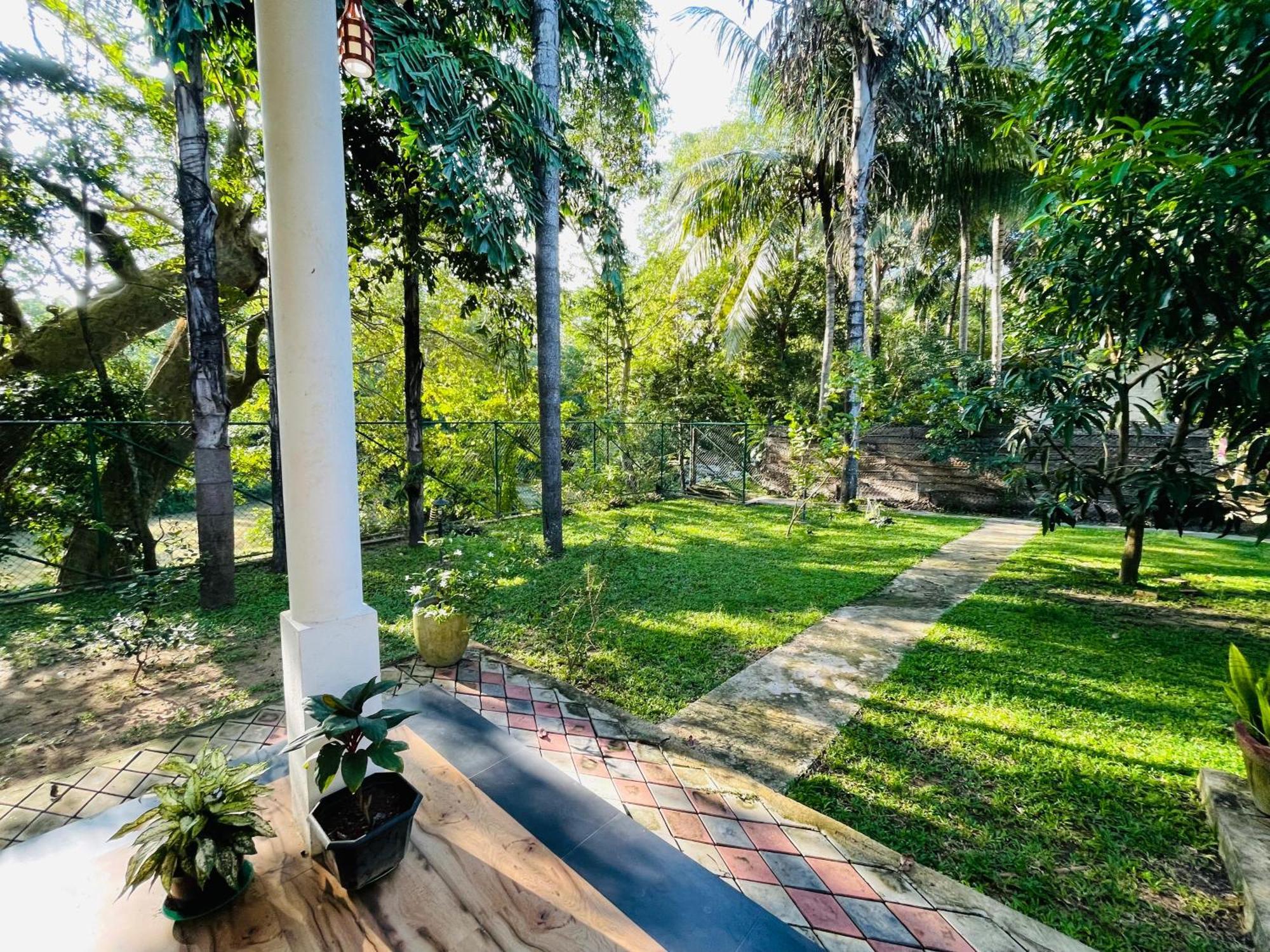 Yala Safari River View Hotel 蒂瑟默哈拉默 外观 照片