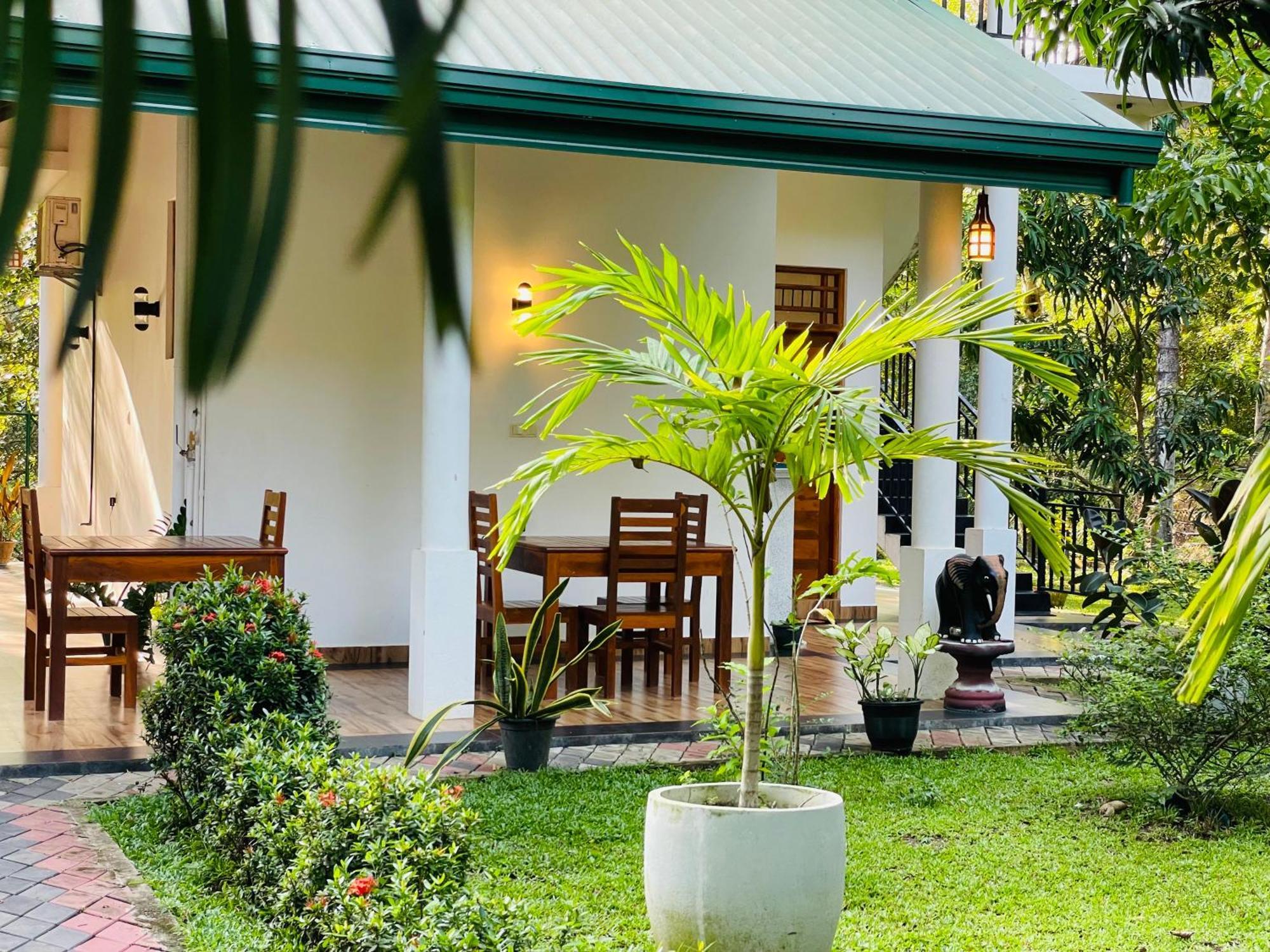 Yala Safari River View Hotel 蒂瑟默哈拉默 外观 照片