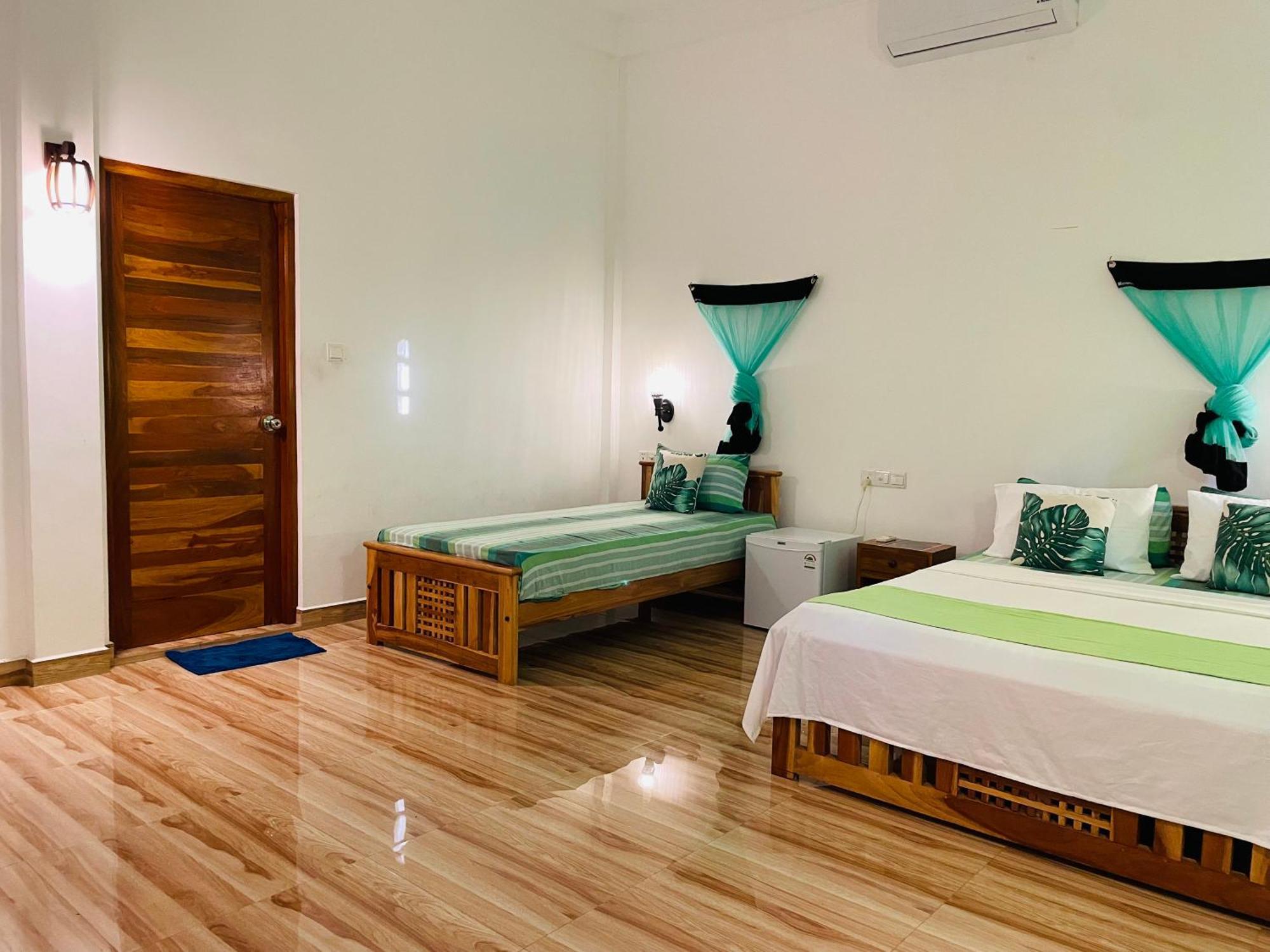 Yala Safari River View Hotel 蒂瑟默哈拉默 外观 照片