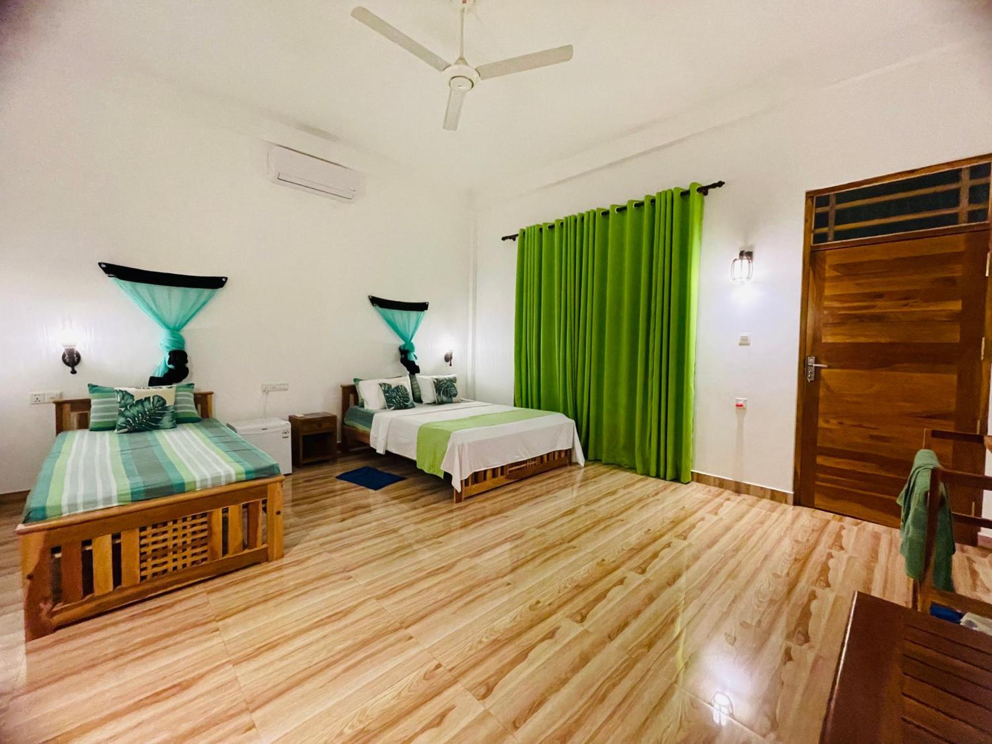 Yala Safari River View Hotel 蒂瑟默哈拉默 外观 照片