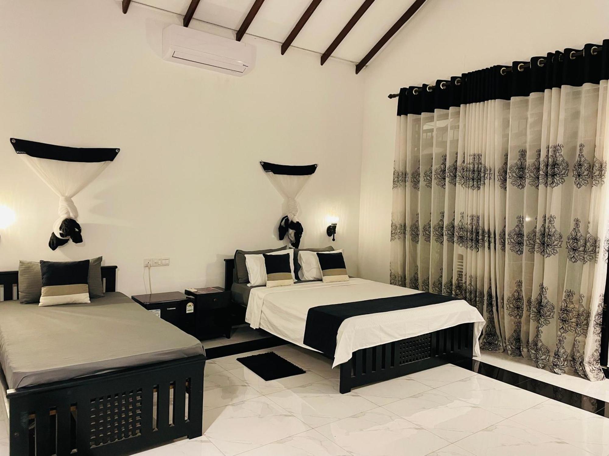 Yala Safari River View Hotel 蒂瑟默哈拉默 外观 照片
