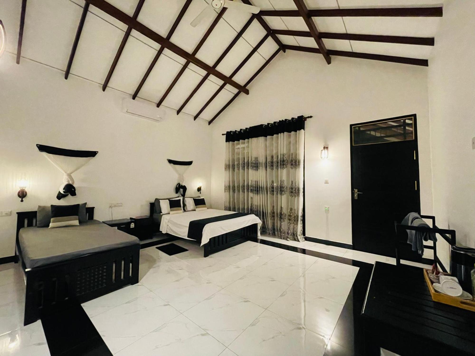 Yala Safari River View Hotel 蒂瑟默哈拉默 外观 照片