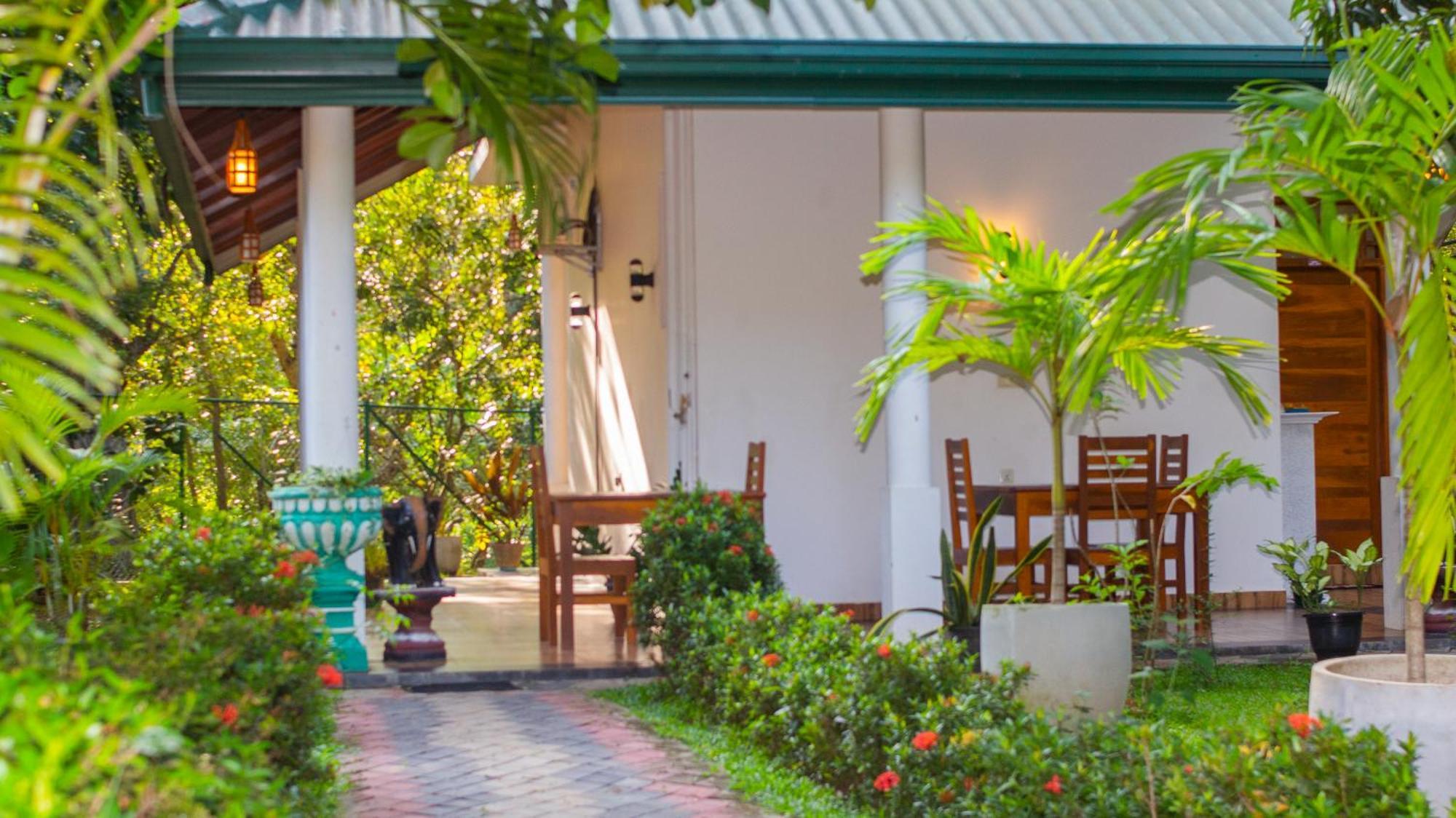Yala Safari River View Hotel 蒂瑟默哈拉默 外观 照片