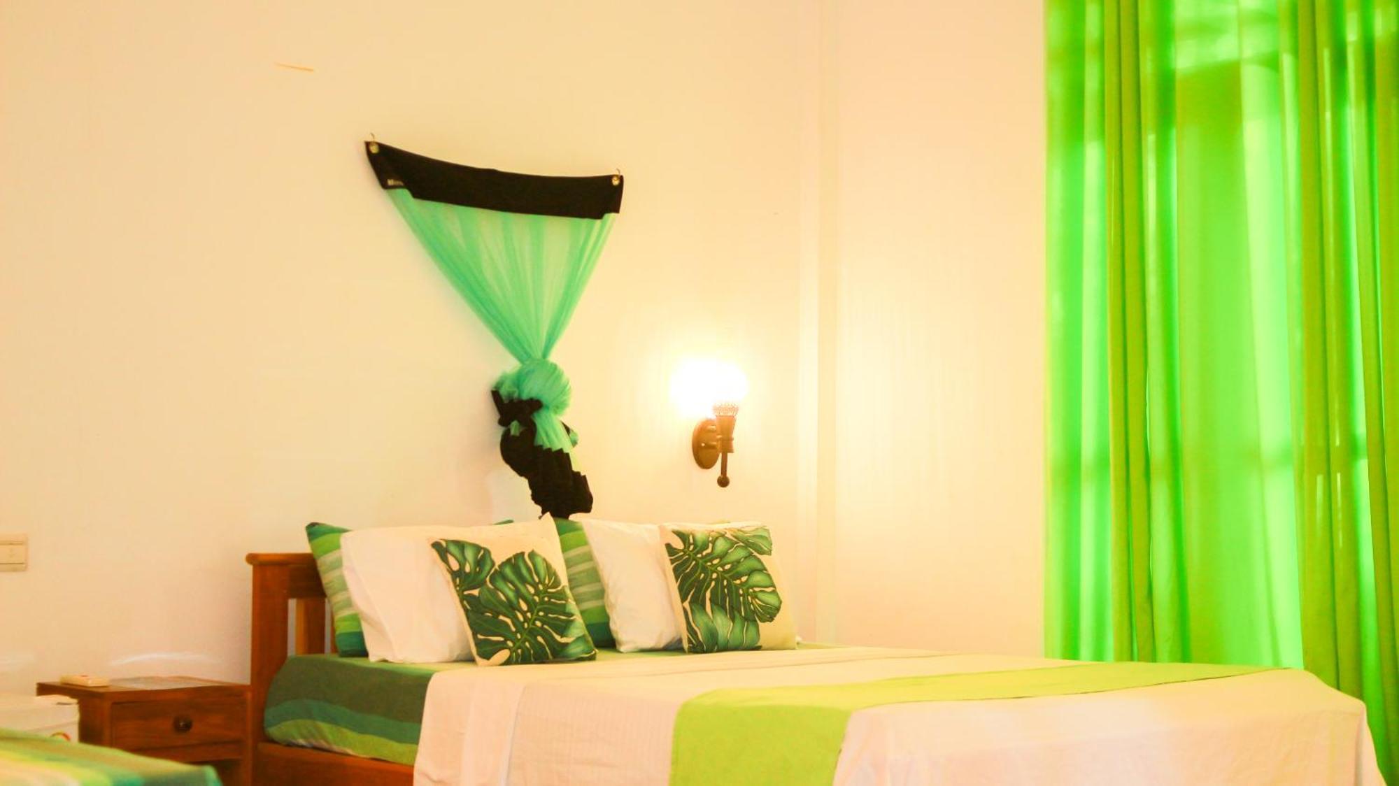 Yala Safari River View Hotel 蒂瑟默哈拉默 外观 照片